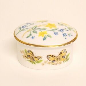 Vintage 1982 Caverswall Fine Bone China trinket box from England